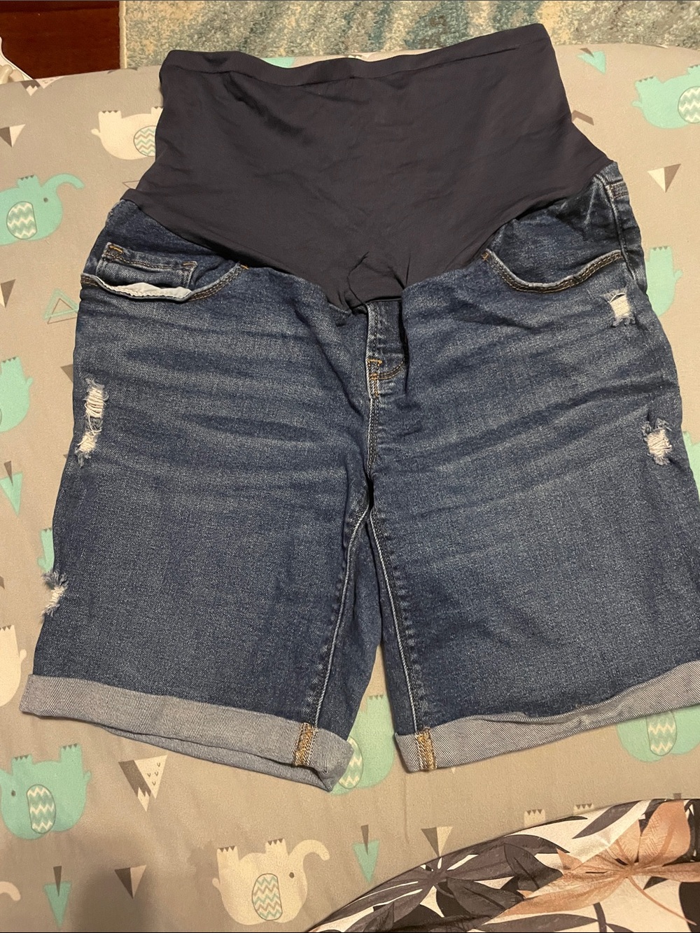 Maternity Dark Blue Denim Bermuda Shorts with Stretch Waistband old Navy size 12